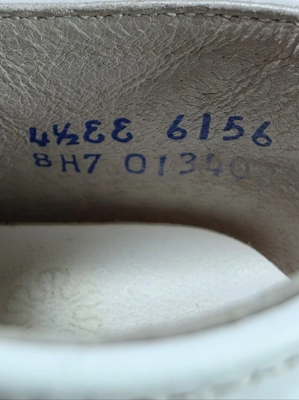 Vintage Stride Rite White Leather Walking Shoe 4 1/2 EE